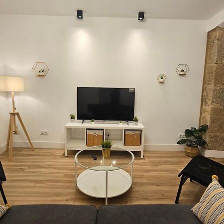 Apartamentos En El Centro - Plaza De Amboage - Wifi Ferrol Exterior photo